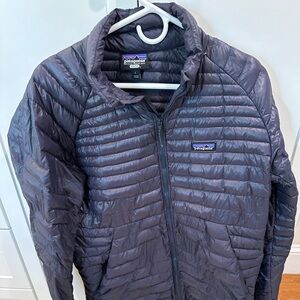 Patagonia Men’s lightweight down coat